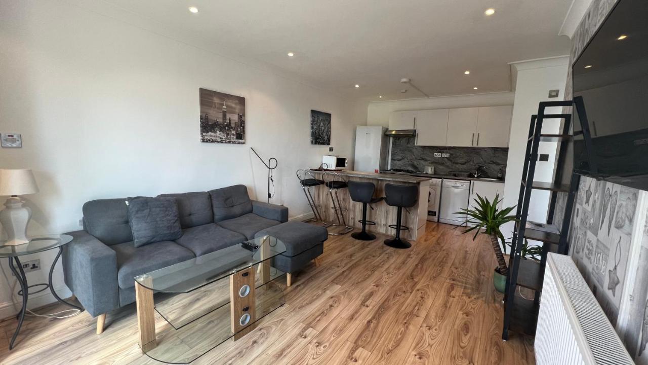 Comfy 2 Bedroom Apartments - Finchley Road, London Eksteriør billede