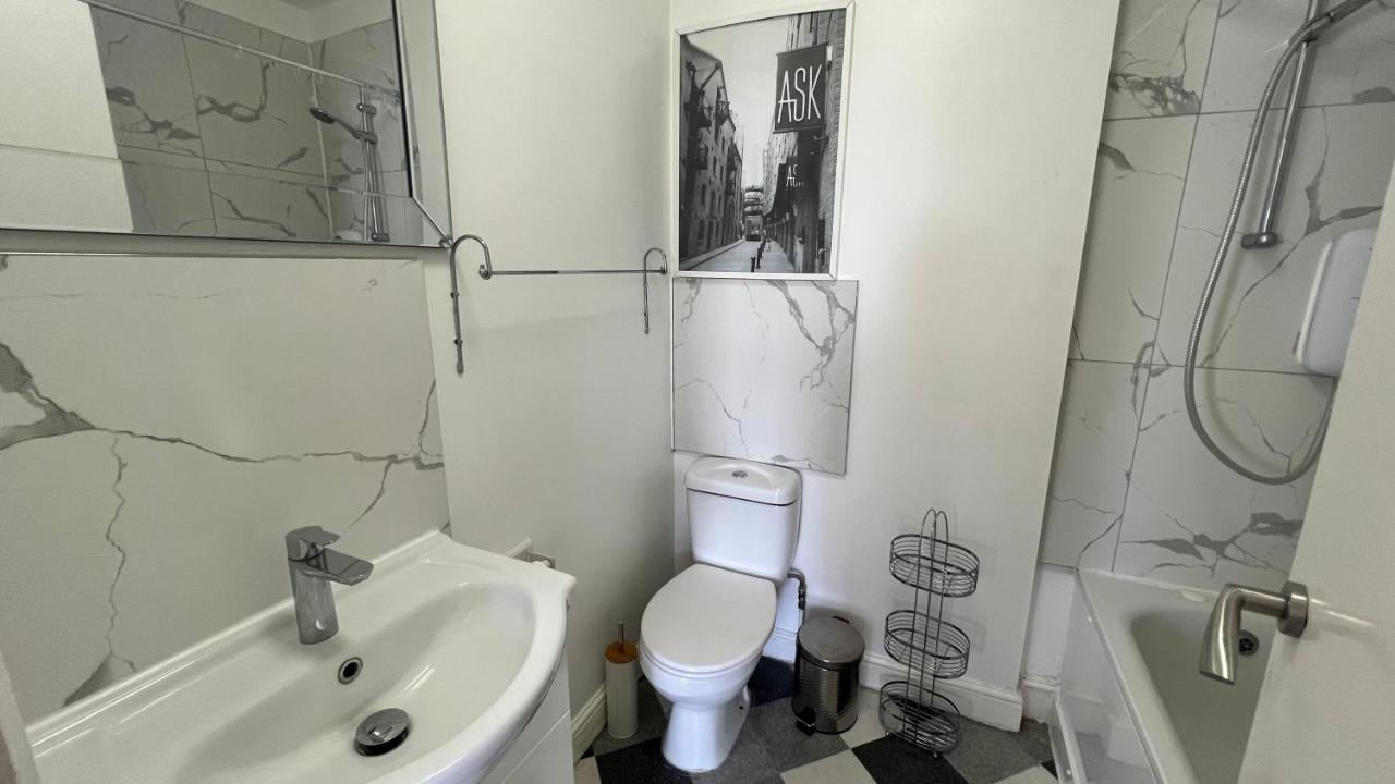 Comfy 2 Bedroom Apartments - Finchley Road, London Eksteriør billede