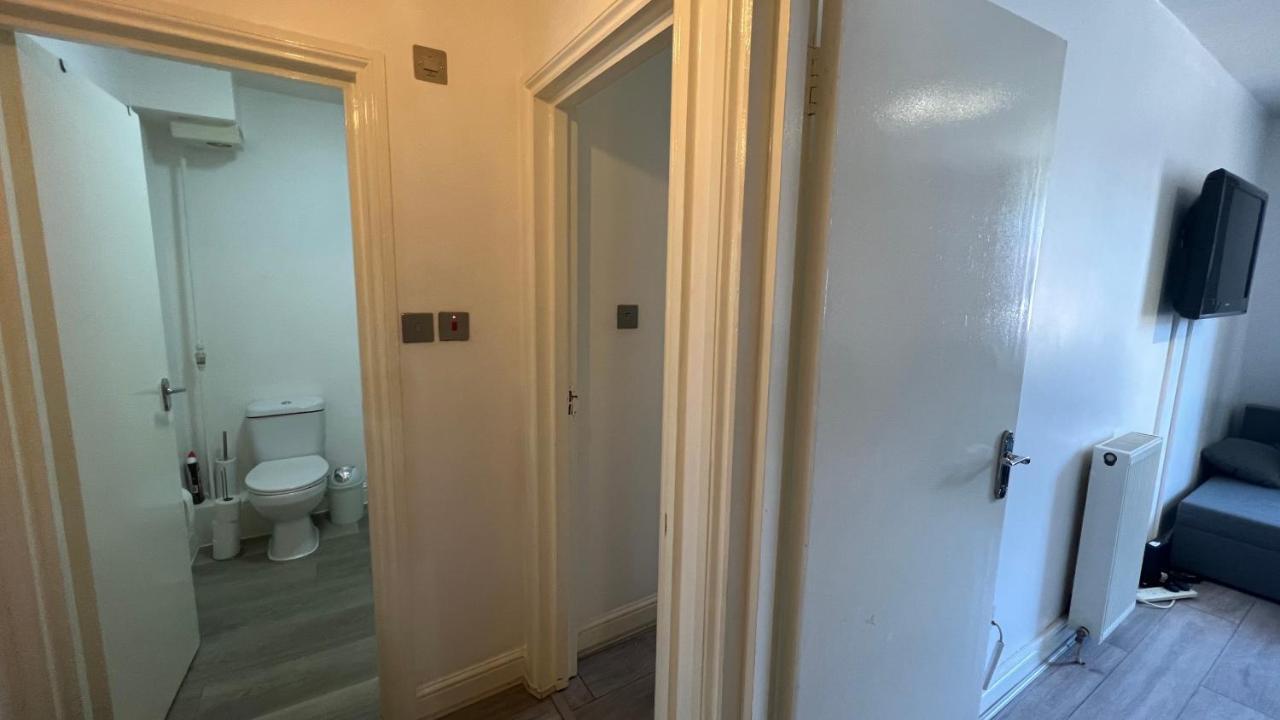 Comfy 2 Bedroom Apartments - Finchley Road, London Eksteriør billede