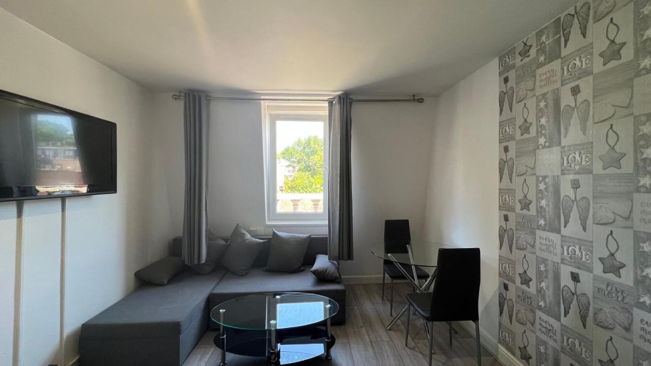 Comfy 2 Bedroom Apartments - Finchley Road, London Eksteriør billede
