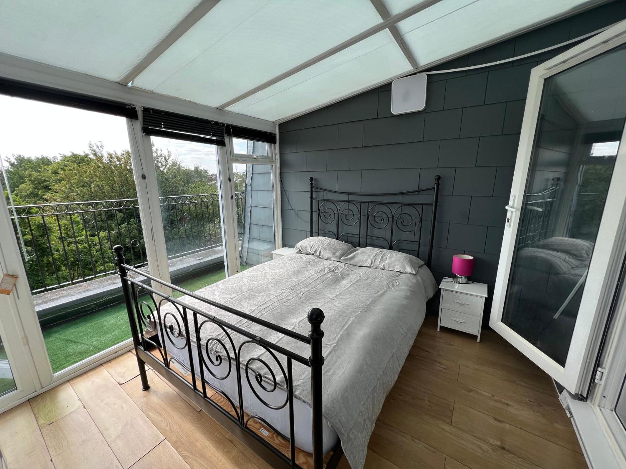 Comfy 2 Bedroom Apartments - Finchley Road, London Eksteriør billede