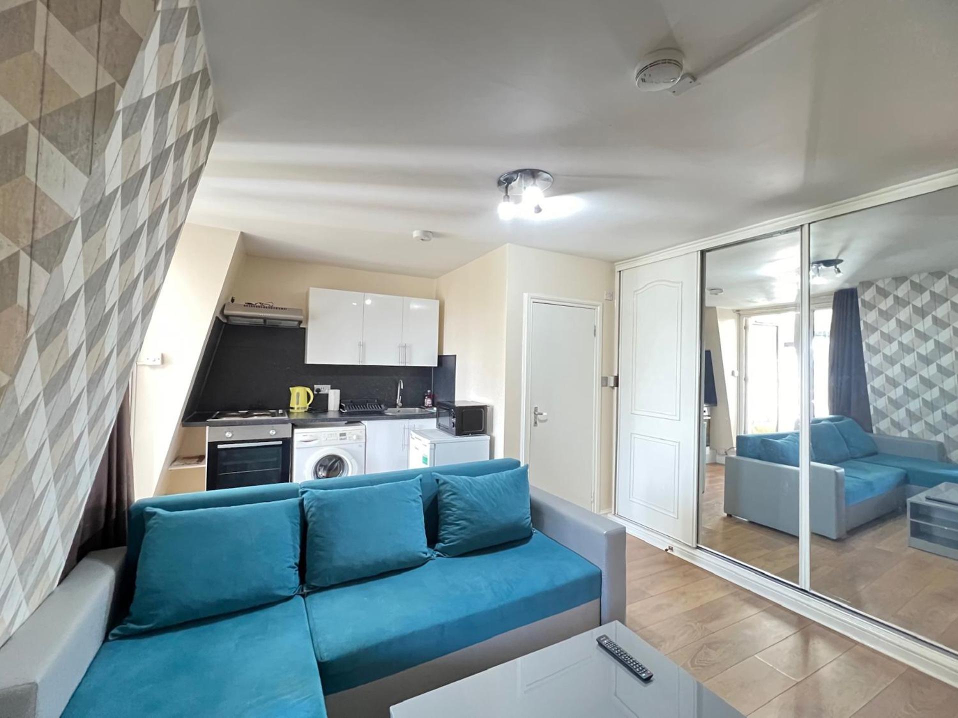 Comfy 2 Bedroom Apartments - Finchley Road, London Eksteriør billede