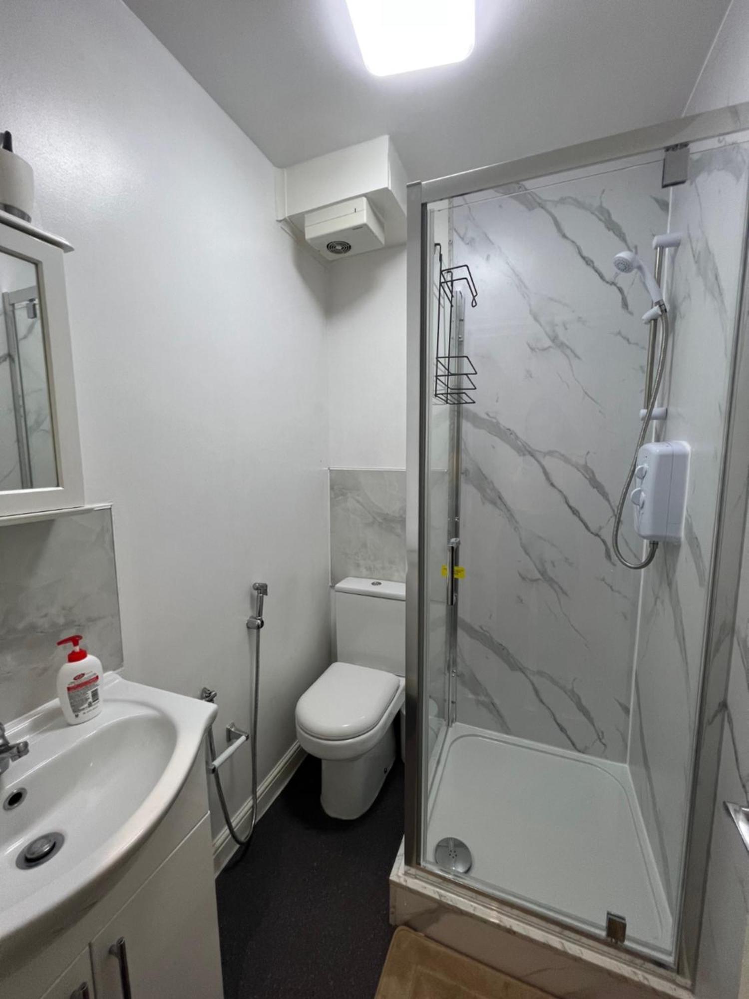 Comfy 2 Bedroom Apartments - Finchley Road, London Eksteriør billede